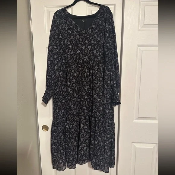 Madewell Enchanted Floral Long Sleeve Georgette V-Neck Tiered Midi Dress - Picture 6 of 7